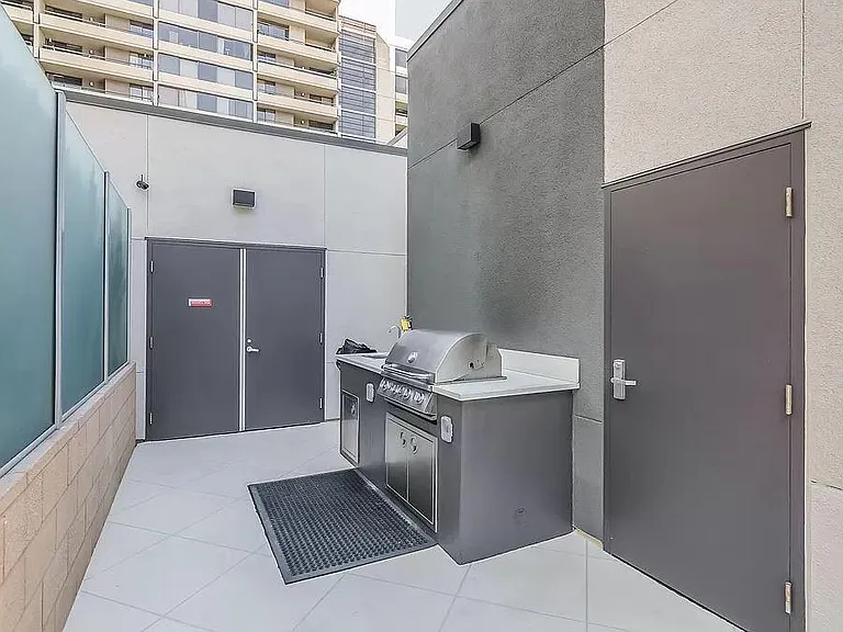 645 W 9th St #322 — Photo 12