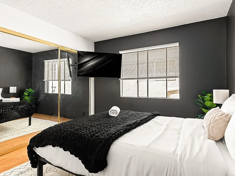 1823 Pelham Ave #2 — Photo 3