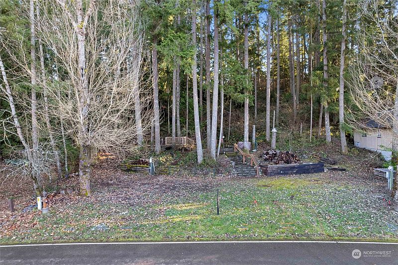 2nd image of 17922 Clear Lake Boulevard SE