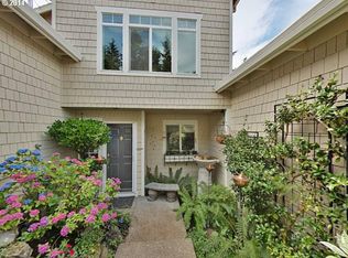 10854 NW Laurinda Ct, Portland, OR