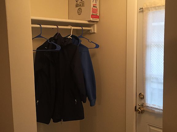 5th image of 113 1/2 E Henley St