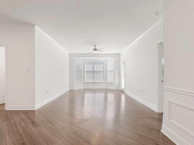 The Regent Apartment Homes — Photo 19