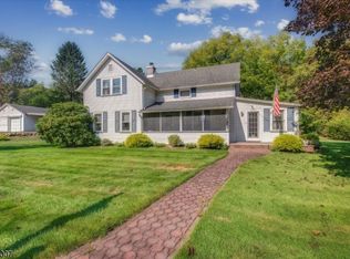 231 Russia Rd, Oak Ridge, NJ 07438