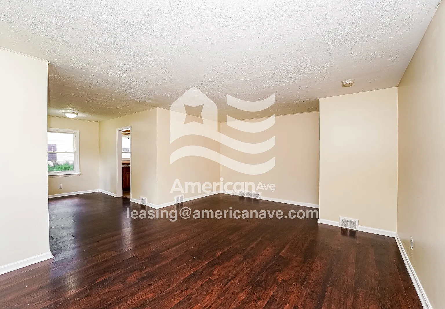 3 bed, 1.0 bath, 1064 sqft, $1,160 — Photo 3