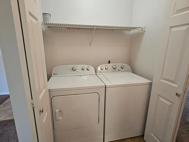 300 Indian Trail Ct — Photo 11