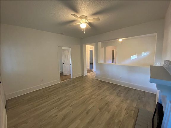 5th image of 714 Lee St