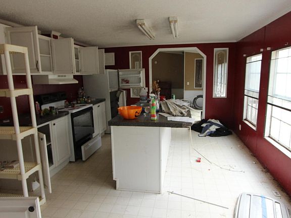 4th image of 161 Constitution Dr