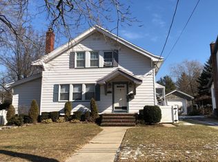 23 Lenox Ave, Lynbrook, NY 11563