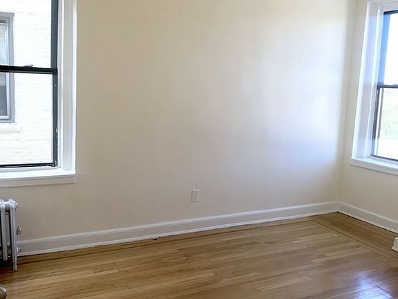 5th image of 4309 47th Ave APT 5F