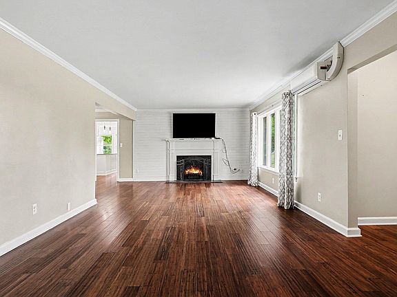 2nd image of 756 N Kalamazoo Ave