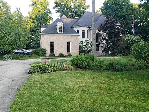 3rd image of 3920 N Harrison Cove Ave