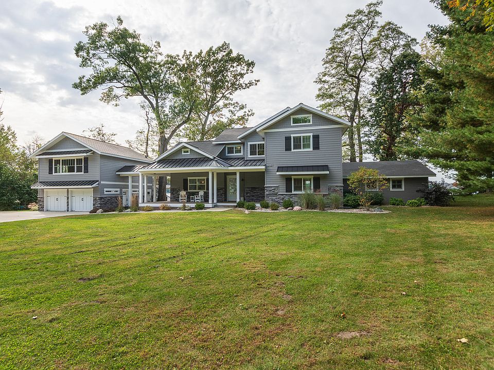 1st image of 44076 Woodman Dr