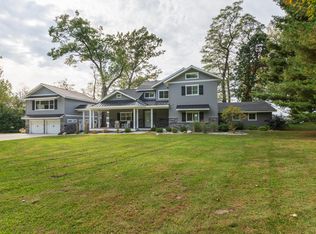 44076 Woodman Dr, Paw Paw, MI 49079