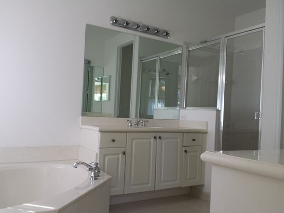 5th image of 1395 Mariposa Cir #10105
