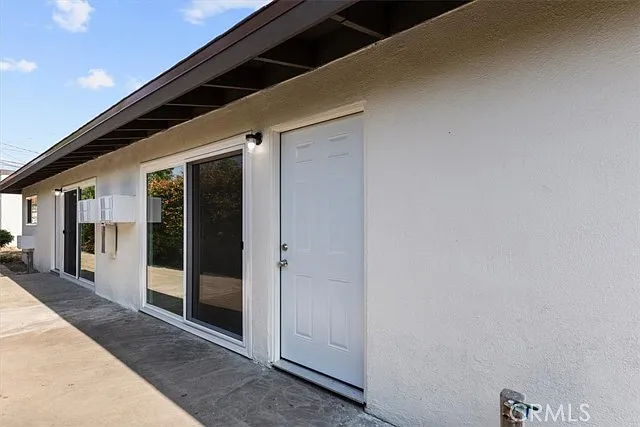 2 bed, 1100 sqft, $2,000 — Photo 2