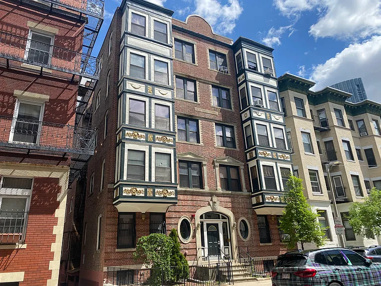 75 Burbank St #401 — Photo 10