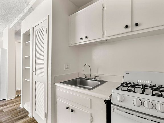 4th image of 811 Cory Dr APT 3