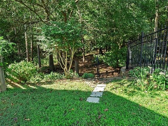 5th image of 326 Briarcrest Dr
