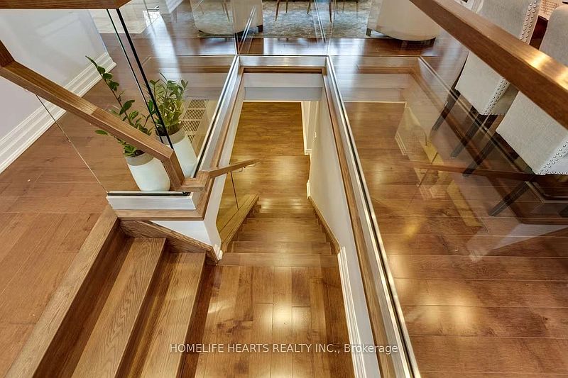 Burlington House for rent - 5 Bedrooms — photo 29