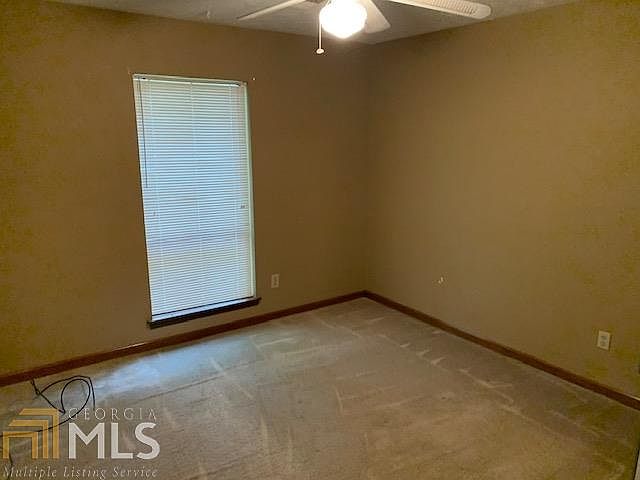2nd image of 554 Wood Knoll Ct