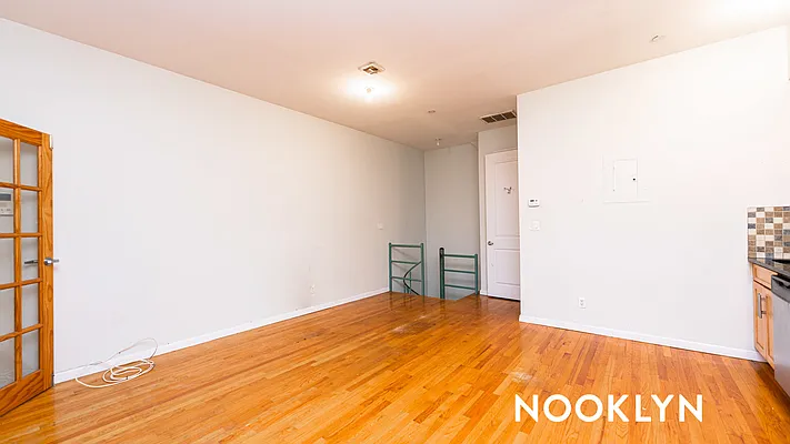 Rented by Nooklyn NYC LLC | media 13