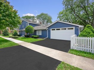 733 Lincoln St, Downers Grove, IL 60515