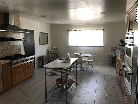 5th image of 23430 Clarendon St