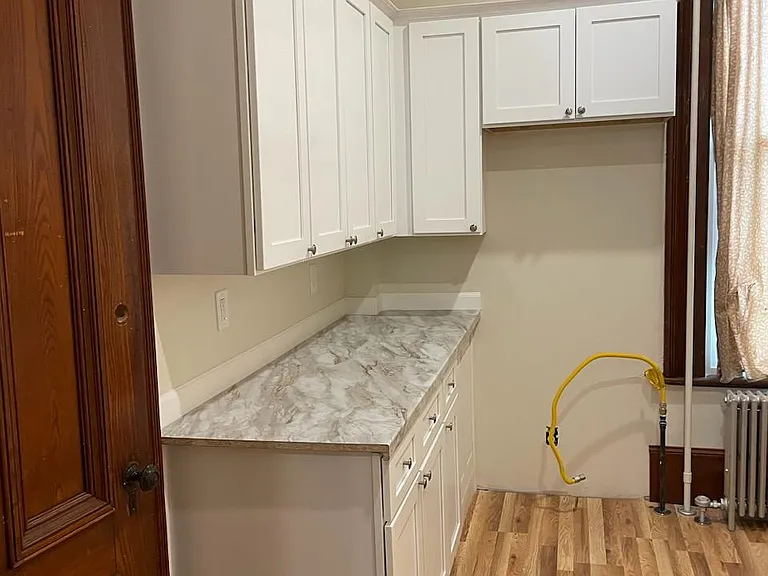 504 Locust St #1 — Photo 2
