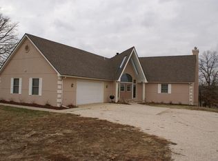 124 Adams Rd, Eldon, MO 65026