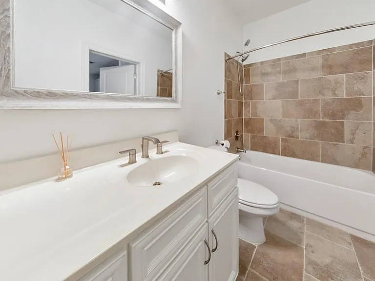 901 Abernathy Rd #1190 — Photo 32