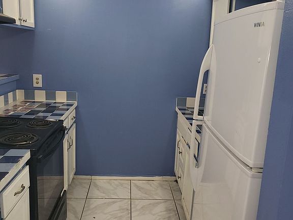3rd image of 5690 Tomoka Dr #107