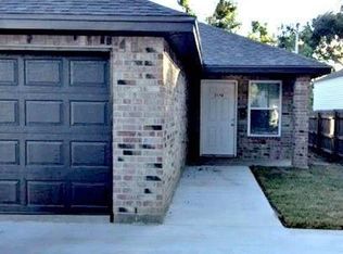 215 Hill Terrace Dr #215B, Nederland, TX 77627