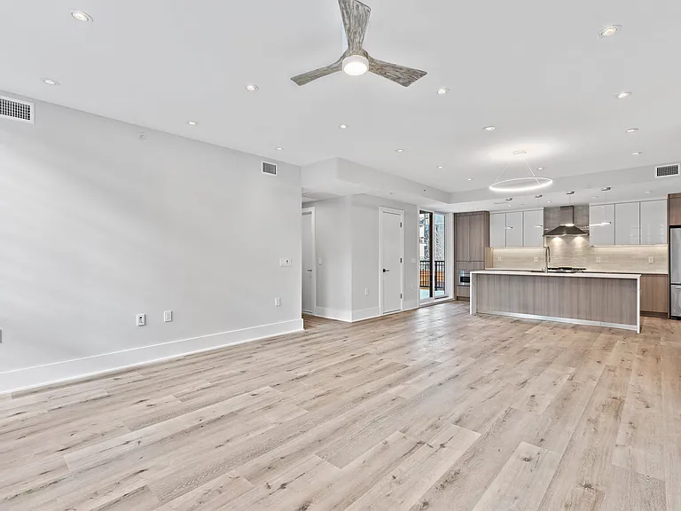 727 Adams St — Photo 7