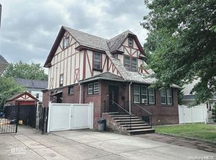 3519 158th St, Flushing, NY 11358