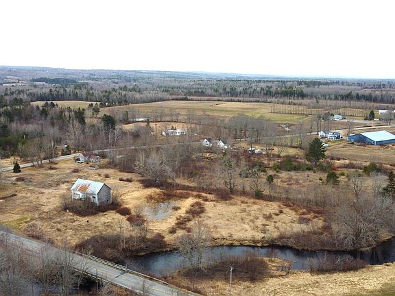 3rd image of 711 Victoria Rd