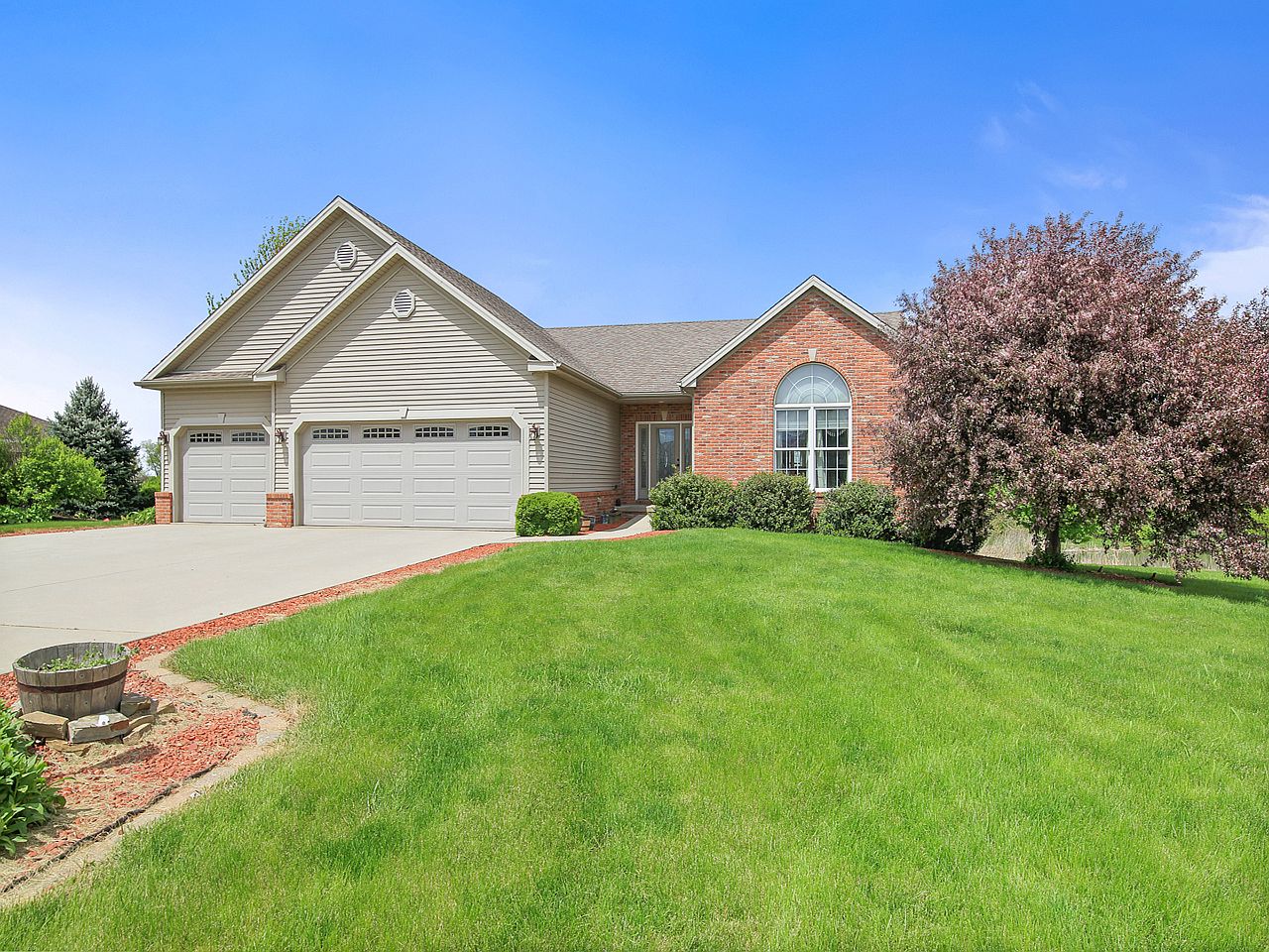 7945 Herons Glen Ct, Wapella, IL 61777 Zillow