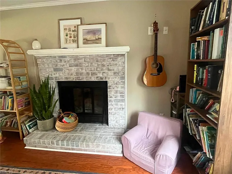 2505 Castle Hill Ct — Photo 9