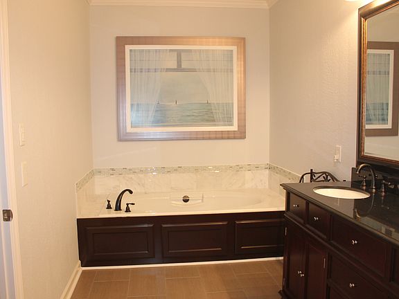 5th image of 1718 Claire Ct
