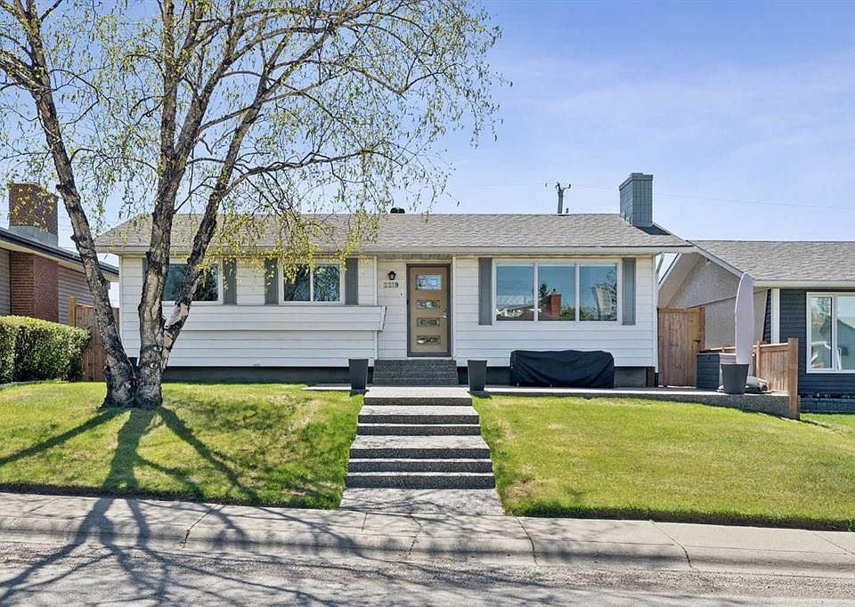 1st image of 2219 NW Munro Dr NE