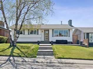 2219 NW Munro Dr NE, Calgary, AB T2E5Y7