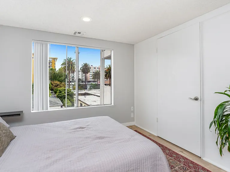 Reno Apartments — Photo 14