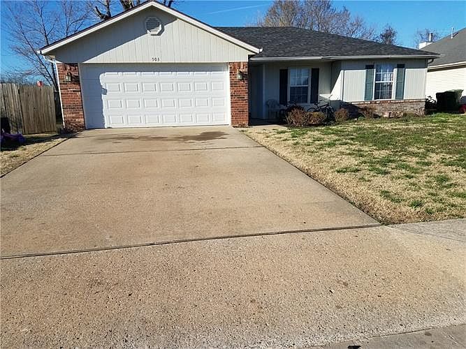 1st image of 903 E Olrich St