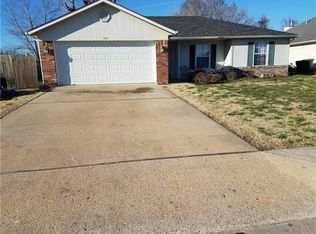 903 E Olrich St, Rogers, AR 72756