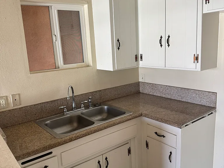 5950 Fulcher Ave #8 — Photo 4