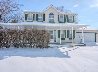 3296 Cedarspring Ct, Shiloh, IL 62221