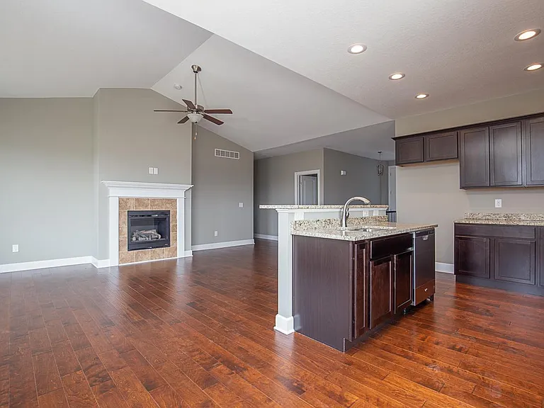15 Blackstone Ct — Photo 3