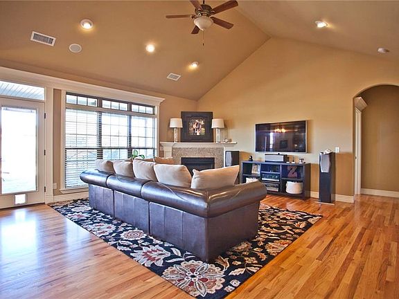 4th image of 4203 SW Banbury Dr