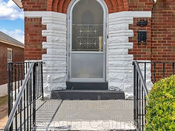 2nd image of 5951 Park Ln