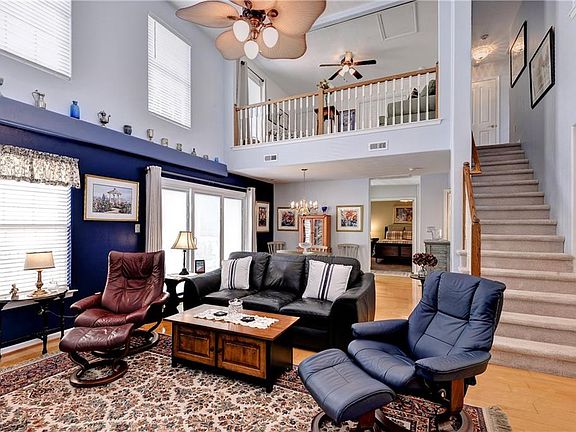 4th image of 202 Gaslight Way