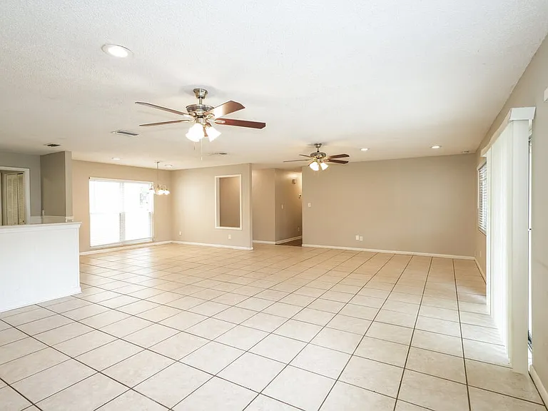 15709 Squirrel Tree Pl — Photo 5